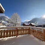 Schwarz Chalet