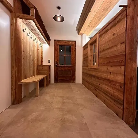Chalet Schwarz *