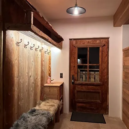 Schwarz Chalet *
