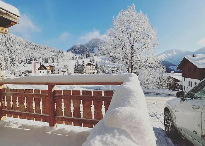 Schwarz * ברוואנג